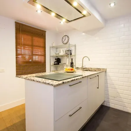 Kuros House Apartamento *