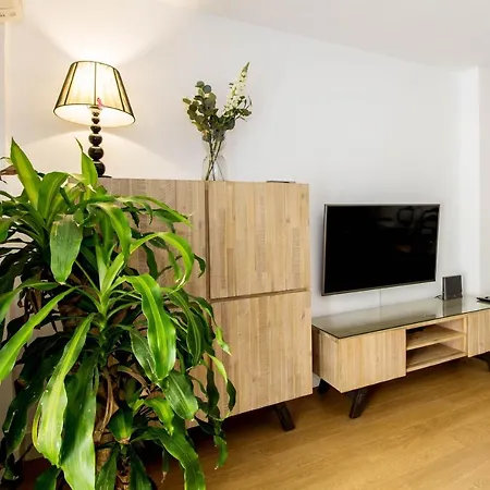 Kuros House Apartment *