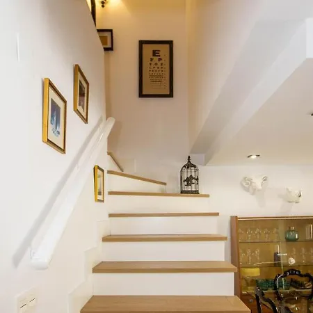 Kuros House