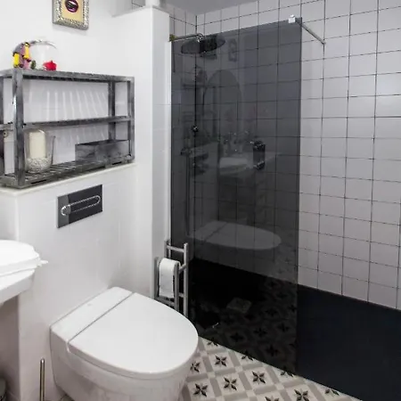 Kuros House Apartment *